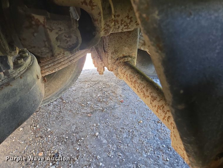 image for item YA1079 2001 Mack RD688S dump truck