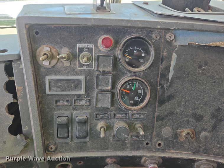 image for item YA1079 2001 Mack RD688S dump truck