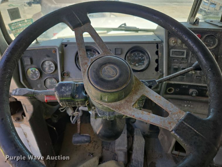 image for item YA1079 2001 Mack RD688S dump truck