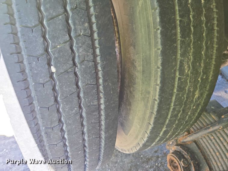 image for item YA1079 2001 Mack RD688S dump truck