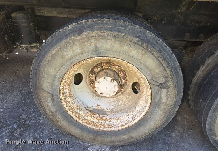 image for item YA1079 2001 Mack RD688S dump truck