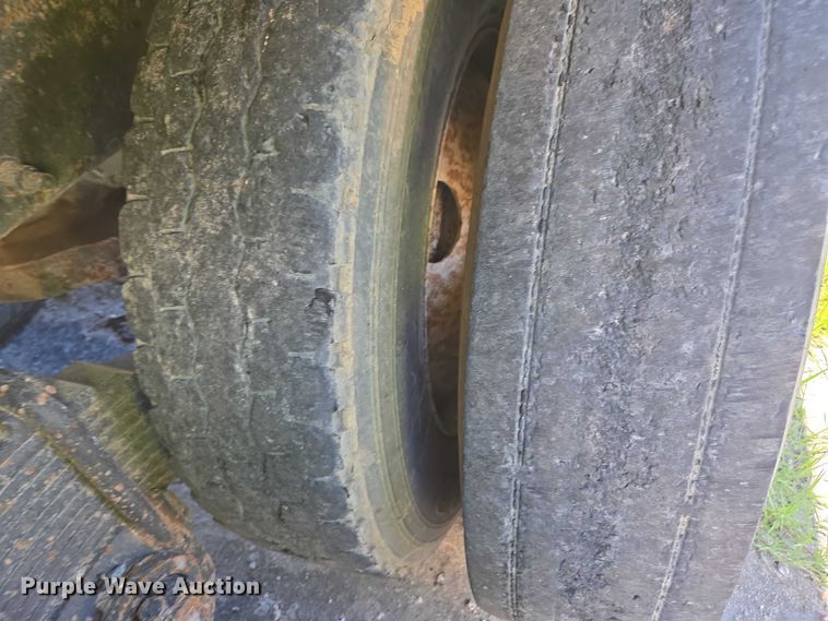 image for item YA1079 2001 Mack RD688S dump truck