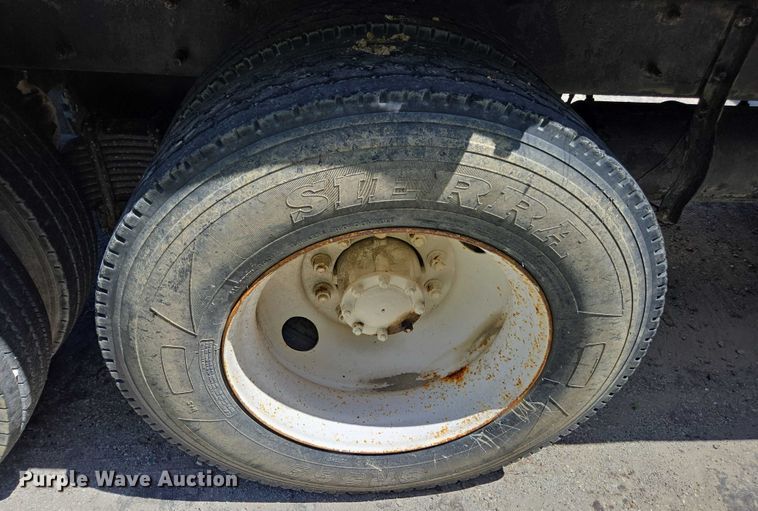 image for item YA1079 2001 Mack RD688S dump truck