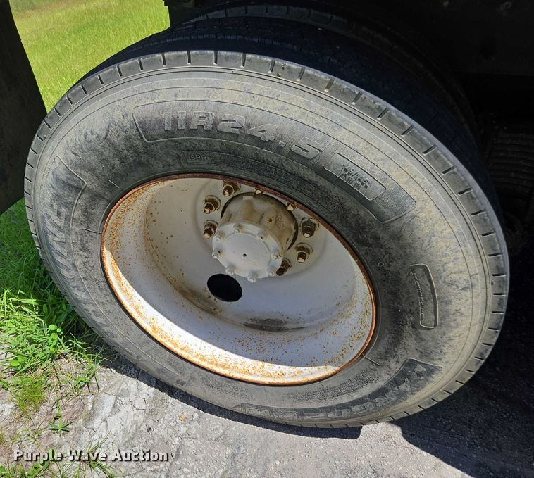 image for item YA1079 2001 Mack RD688S dump truck