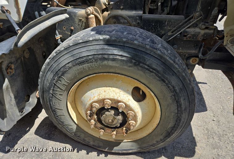 image for item YA1079 2001 Mack RD688S dump truck