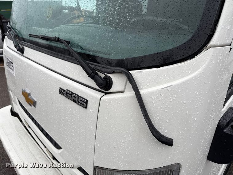 image for item YA1536 2022 Chevrolet  4500 Crew Cab dump truck