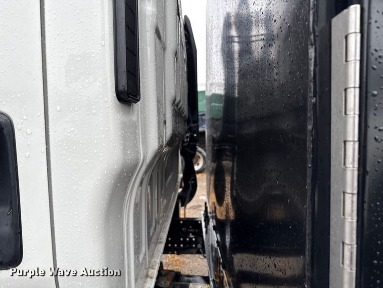 image for item YA1536 2022 Chevrolet  4500 Crew Cab dump truck