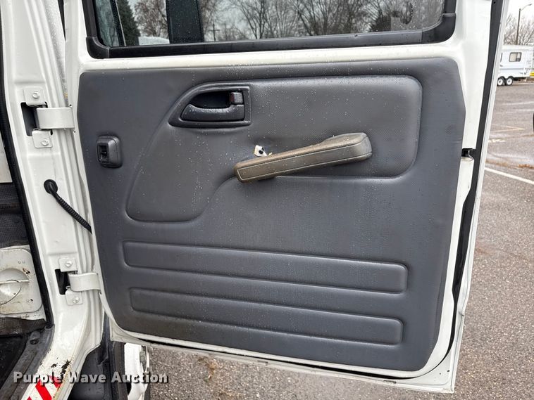 image for item YA1536 2022 Chevrolet  4500 Crew Cab dump truck