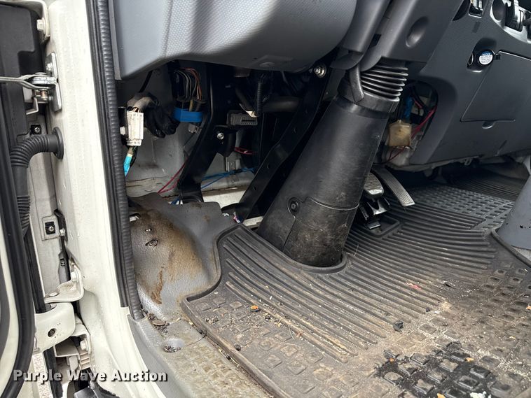 image for item YA1536 2022 Chevrolet  4500 Crew Cab dump truck