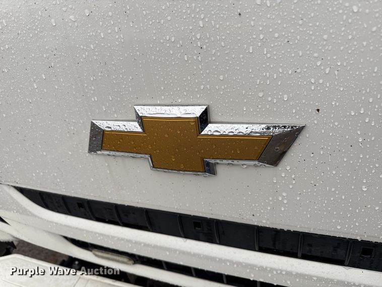 image for item YA1536 2022 Chevrolet  4500 Crew Cab dump truck