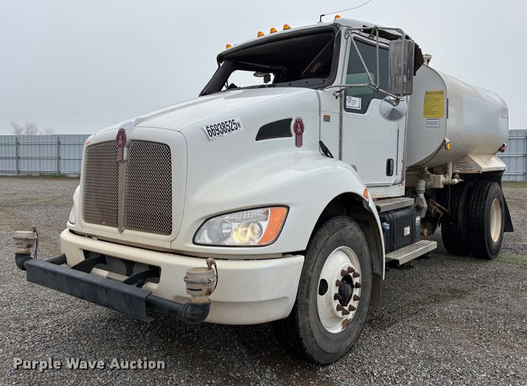 image for item YA1643 2022 Kenworth T270 water truck
