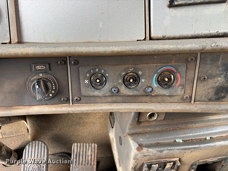 image for item YA1643 2022 Kenworth T270 water truck