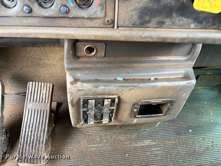 image for item YA1643 2022 Kenworth T270 water truck