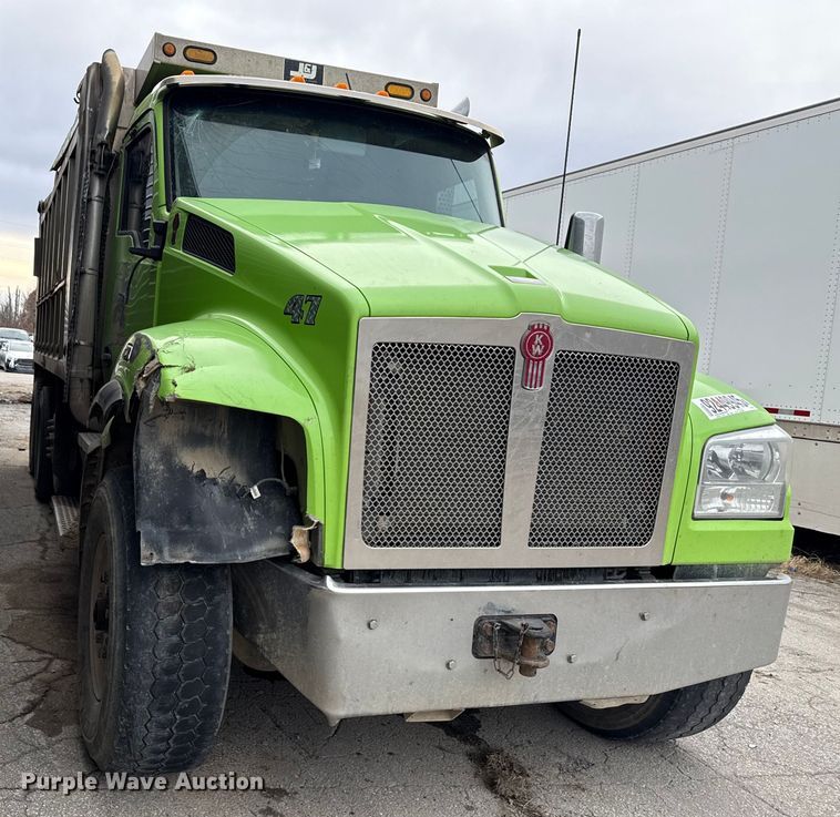 image for item YA1644 2018 Kenworth  T880 dump truck