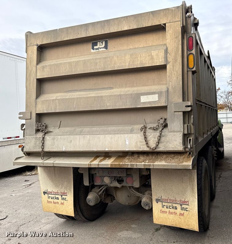 image for item YA1644 2018 Kenworth  T880 dump truck