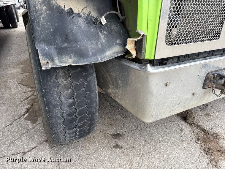 image for item YA1644 2018 Kenworth  T880 dump truck