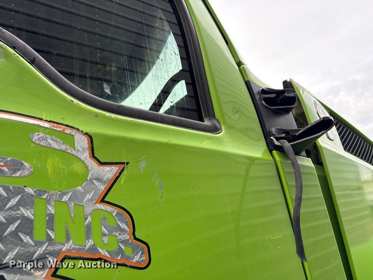 image for item YA1644 2018 Kenworth  T880 dump truck