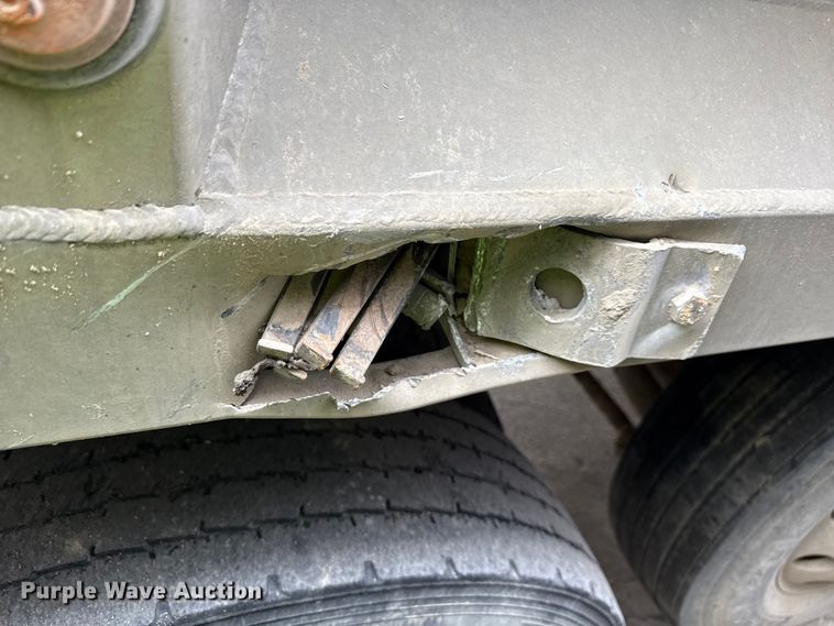 image for item YA1644 2018 Kenworth  T880 dump truck