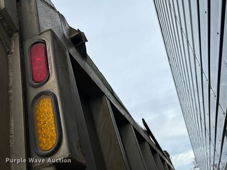 image for item YA1644 2018 Kenworth  T880 dump truck