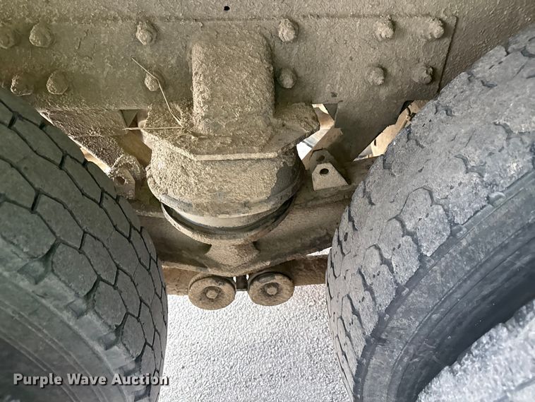 image for item YA1644 2018 Kenworth  T880 dump truck