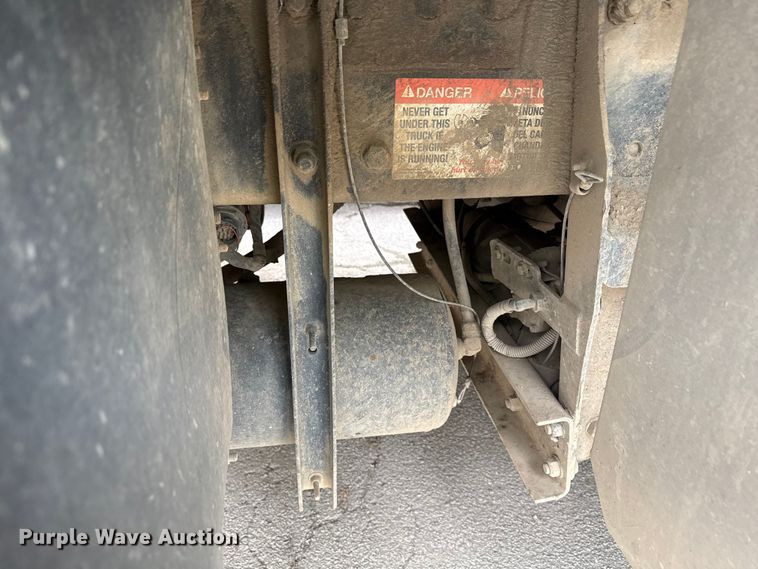 image for item YA1644 2018 Kenworth  T880 dump truck