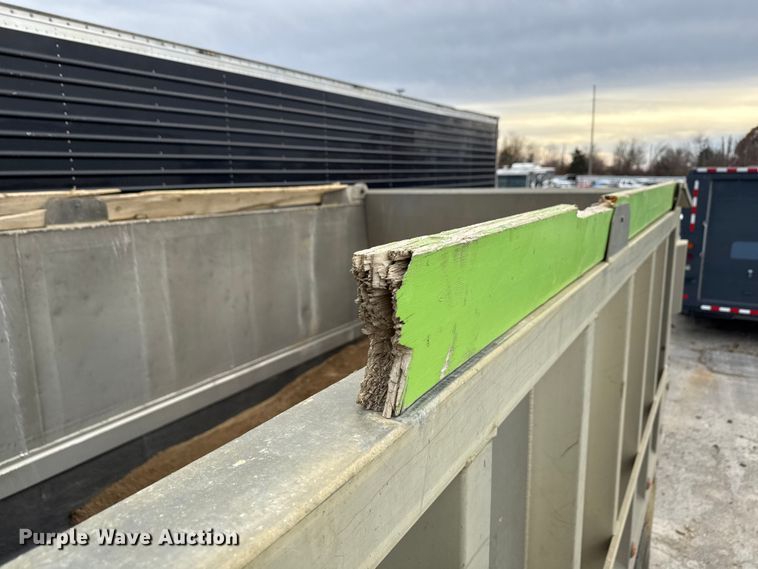 image for item YA1644 2018 Kenworth  T880 dump truck