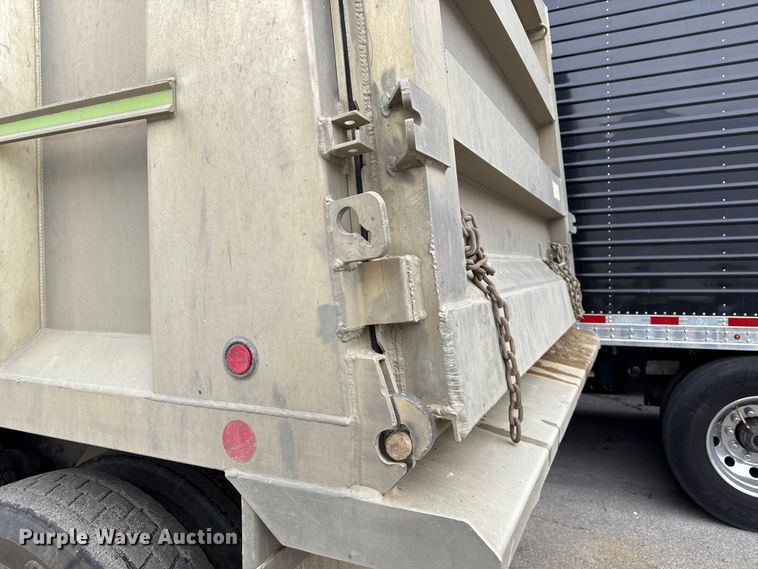 image for item YA1644 2018 Kenworth  T880 dump truck