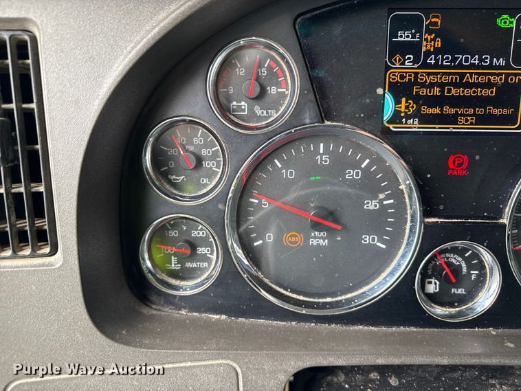 image for item YA1644 2018 Kenworth  T880 dump truck