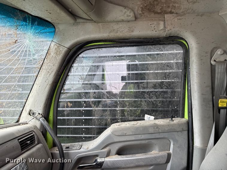 image for item YA1644 2018 Kenworth  T880 dump truck