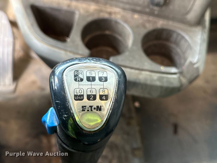 image for item YA1644 2018 Kenworth  T880 dump truck