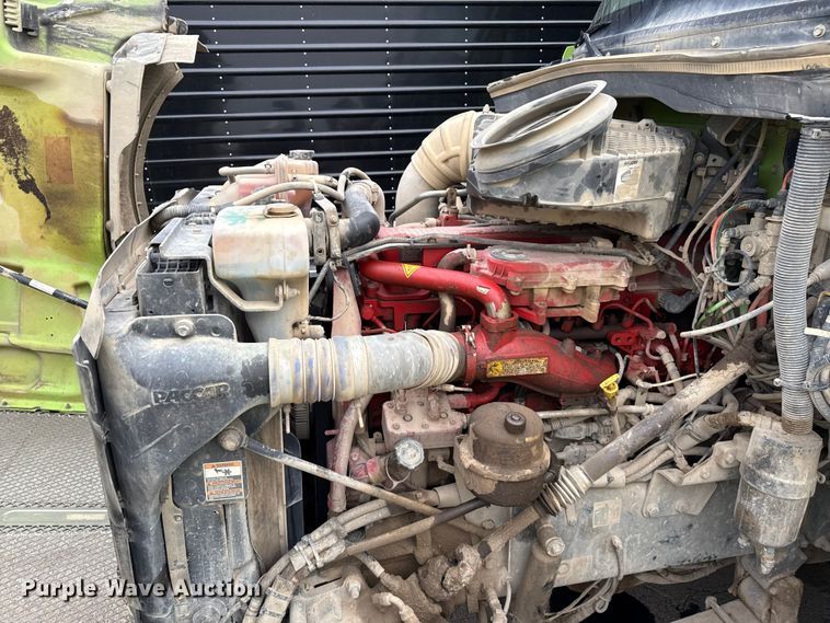 image for item YA1644 2018 Kenworth  T880 dump truck