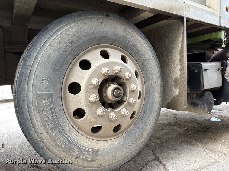 image for item YA1644 2018 Kenworth  T880 dump truck