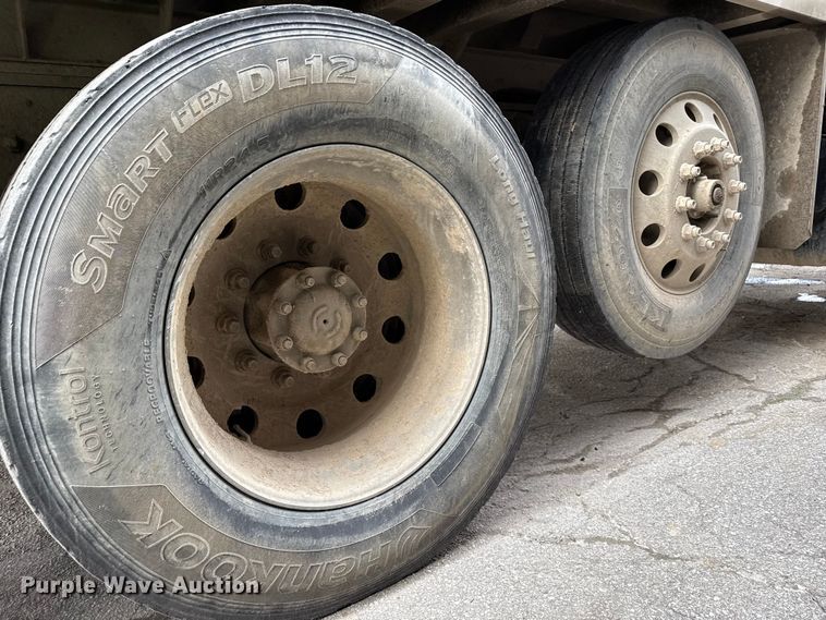 image for item YA1644 2018 Kenworth  T880 dump truck