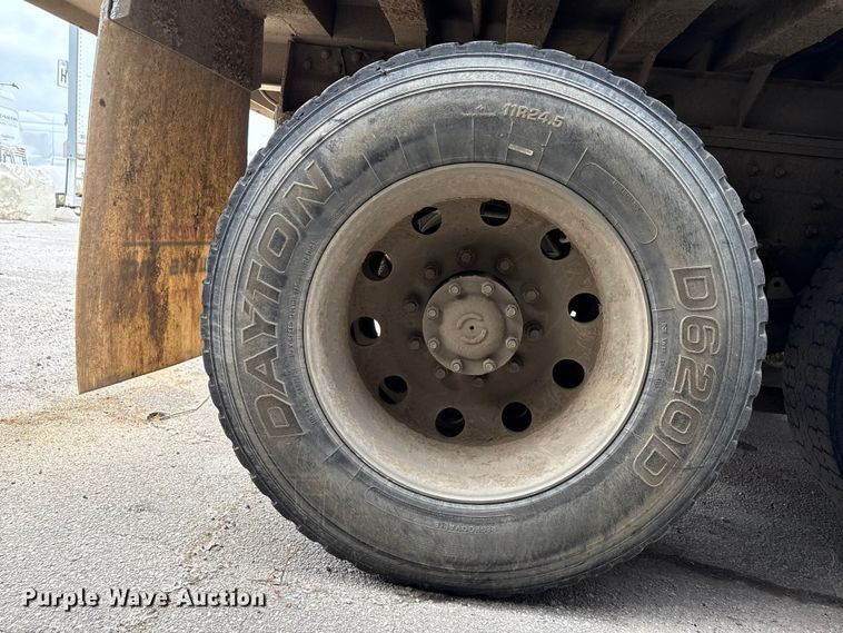 image for item YA1644 2018 Kenworth  T880 dump truck