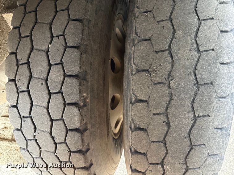 image for item YA1644 2018 Kenworth  T880 dump truck