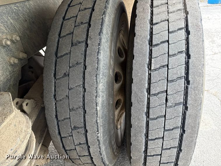 image for item YA1644 2018 Kenworth  T880 dump truck