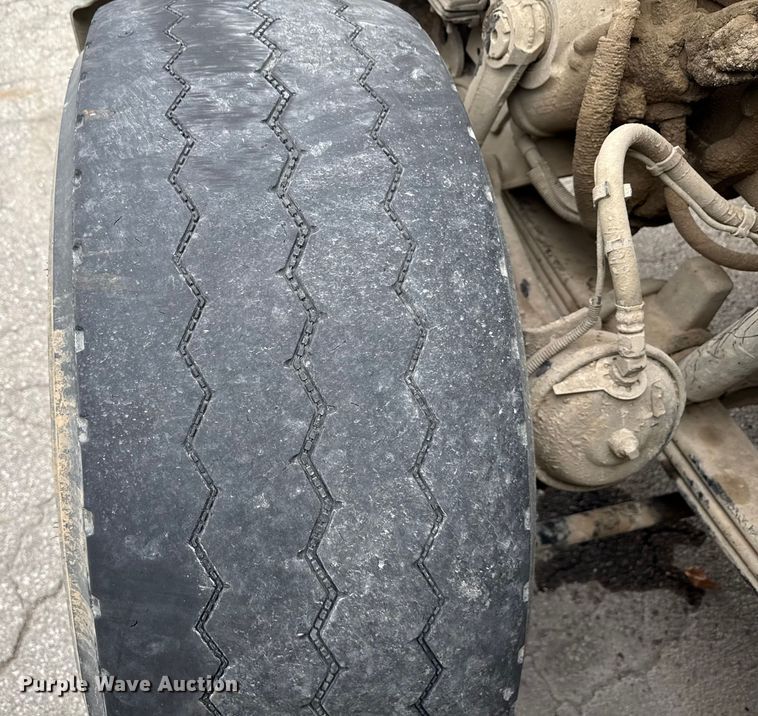 image for item YA1644 2018 Kenworth  T880 dump truck