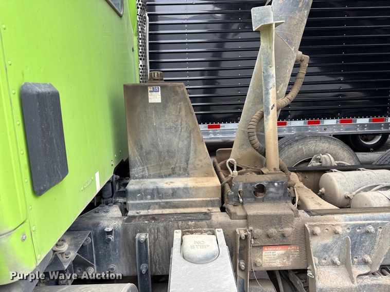 image for item YA1644 2018 Kenworth  T880 dump truck