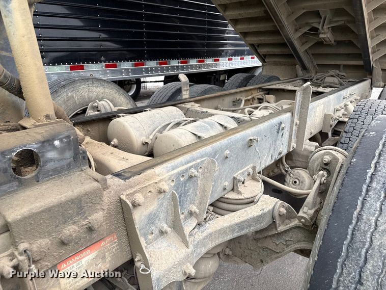 image for item YA1644 2018 Kenworth  T880 dump truck