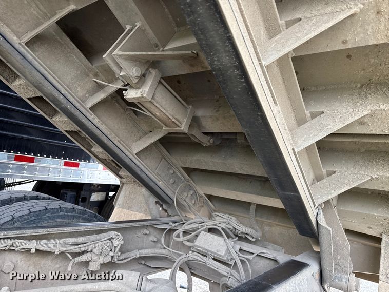 image for item YA1644 2018 Kenworth  T880 dump truck