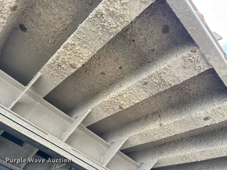 image for item YA1644 2018 Kenworth  T880 dump truck