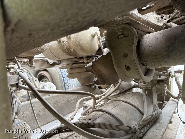 image for item YA1644 2018 Kenworth  T880 dump truck