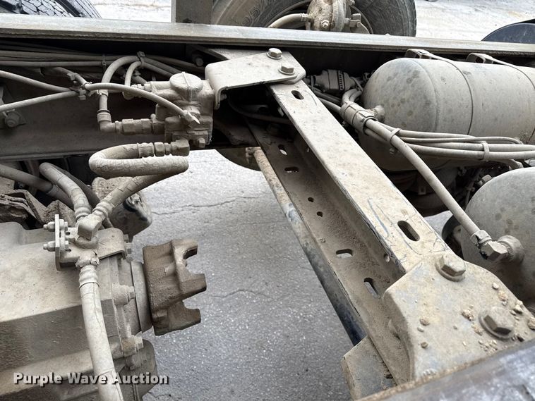 image for item YA1644 2018 Kenworth  T880 dump truck