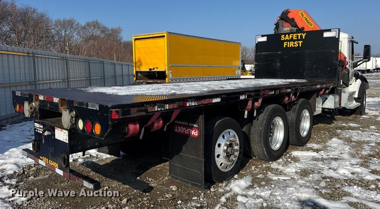 image for item YA1715 2018 Peterbilt 567 crane truck