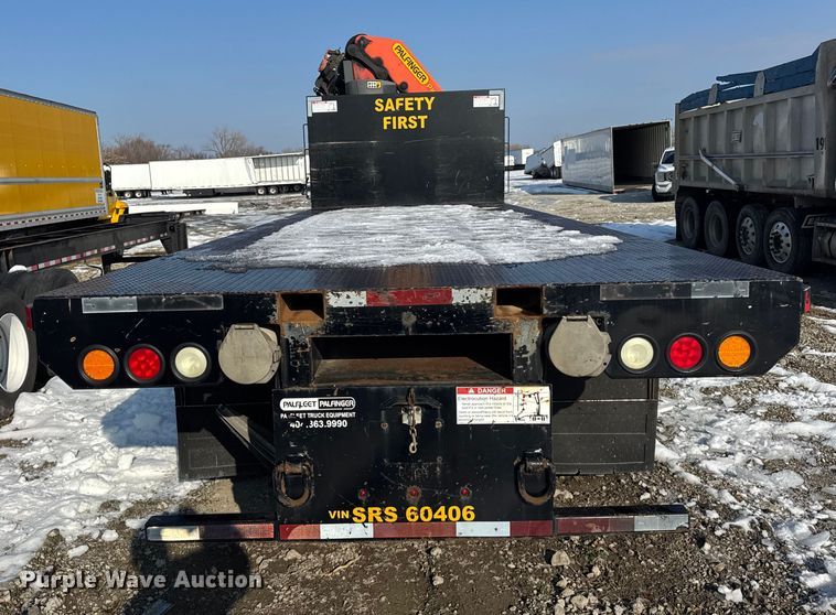 image for item YA1715 2018 Peterbilt 567 crane truck