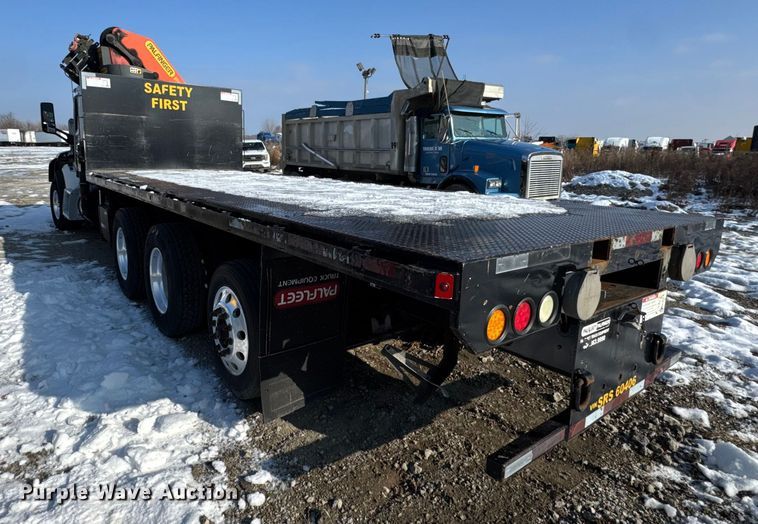 image for item YA1715 2018 Peterbilt 567 crane truck