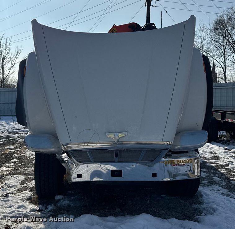 image for item YA1715 2018 Peterbilt 567 crane truck