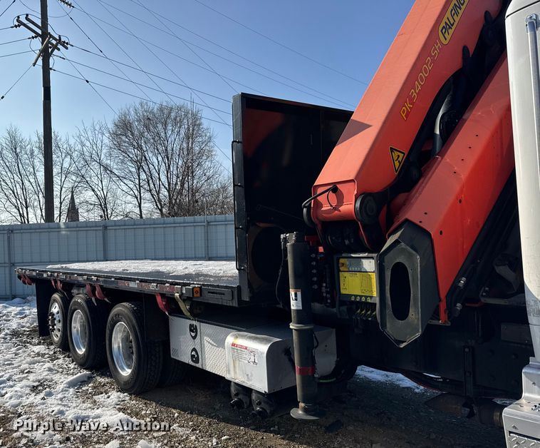 image for item YA1715 2018 Peterbilt 567 crane truck