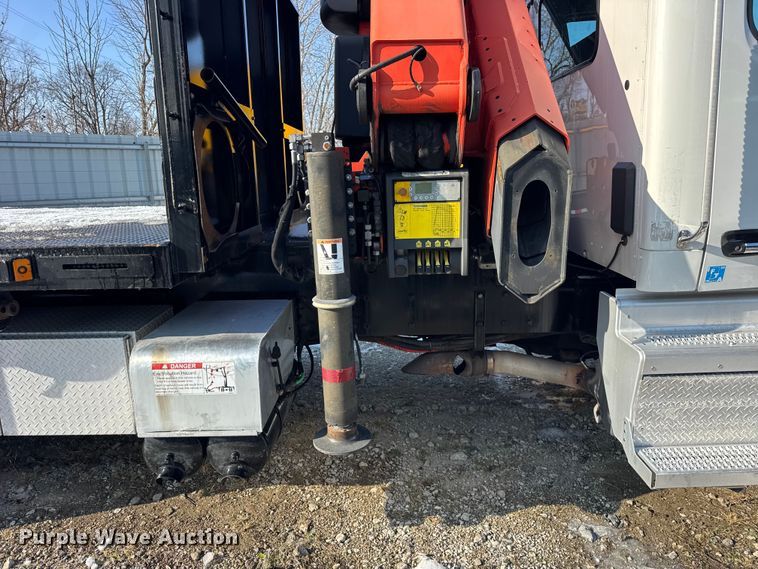 image for item YA1715 2018 Peterbilt 567 crane truck