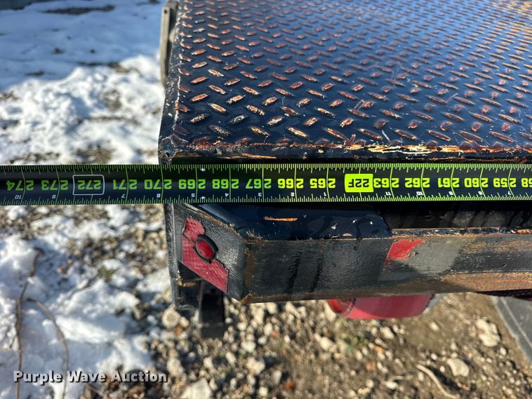 image for item YA1715 2018 Peterbilt 567 crane truck